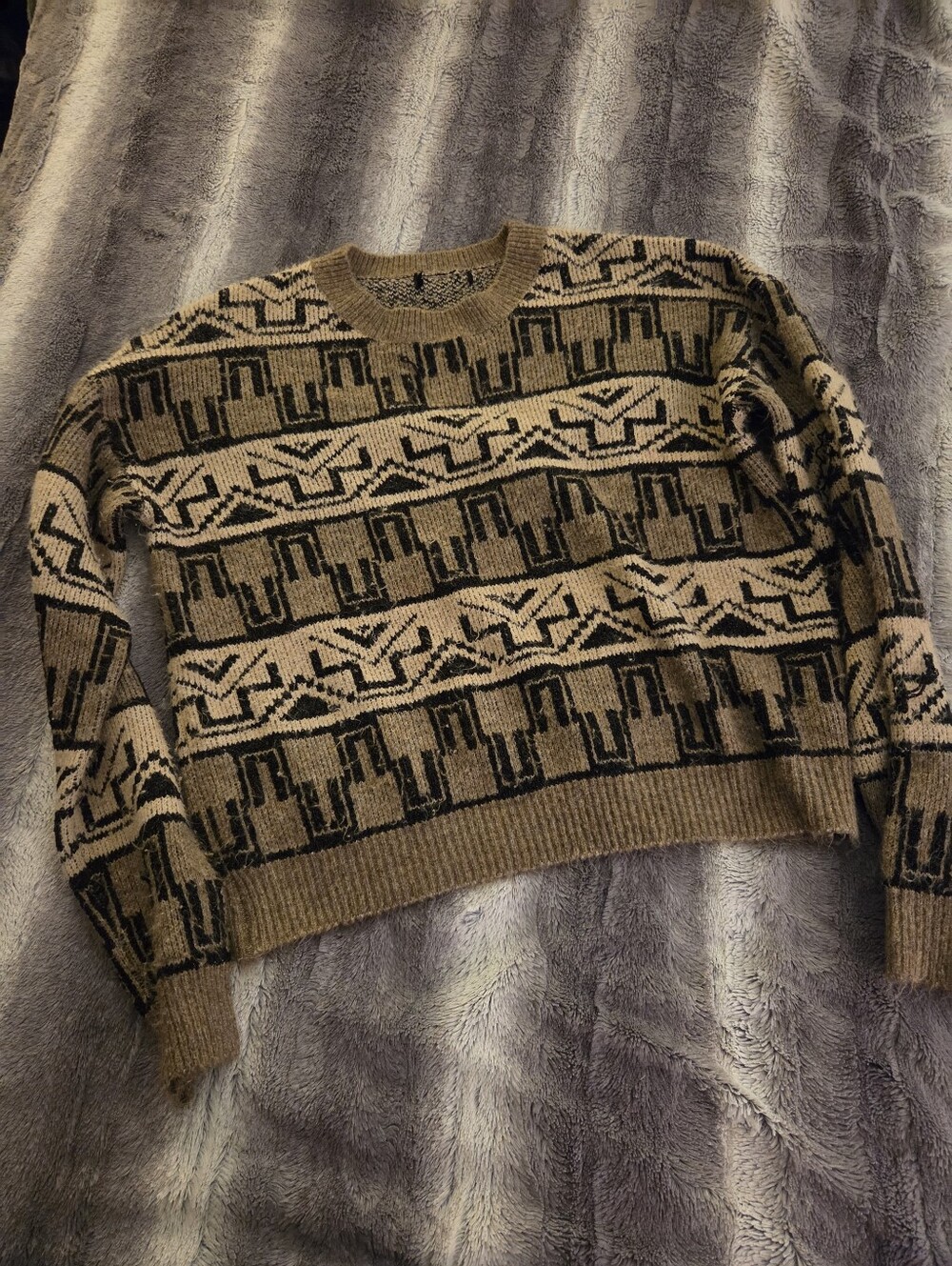Geometric Pattern Sweater Size M
